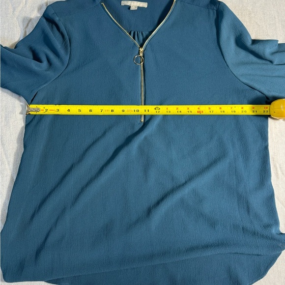 Valerie Stevens Teal Blouse with Gold Zipper - Picture 2 of 4